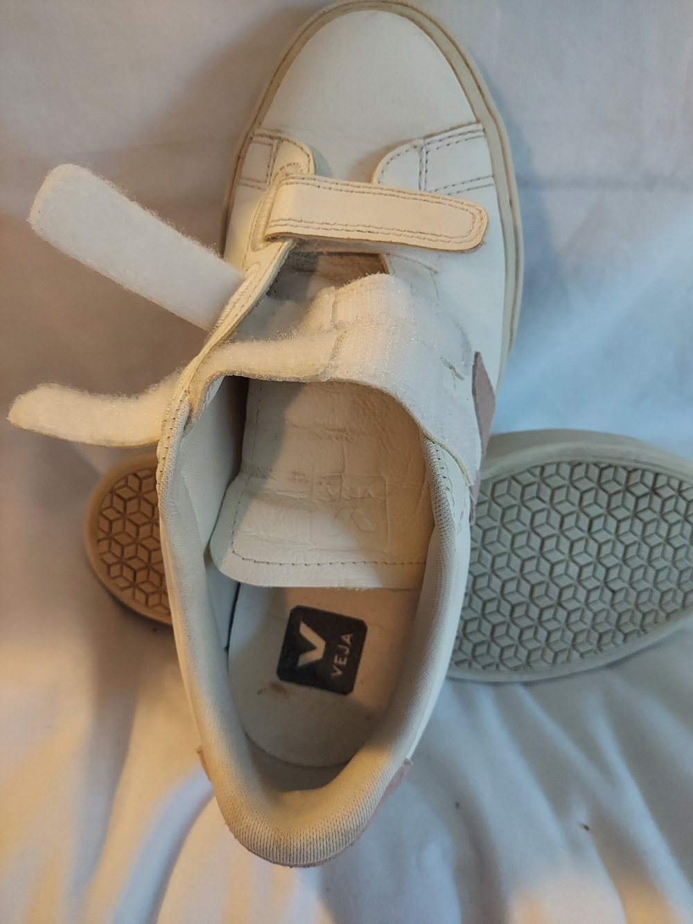 VEJA Recife ChromeFree Leather Velcro Sneakers - White / Babe Pink 8 - Picture 7 of 8